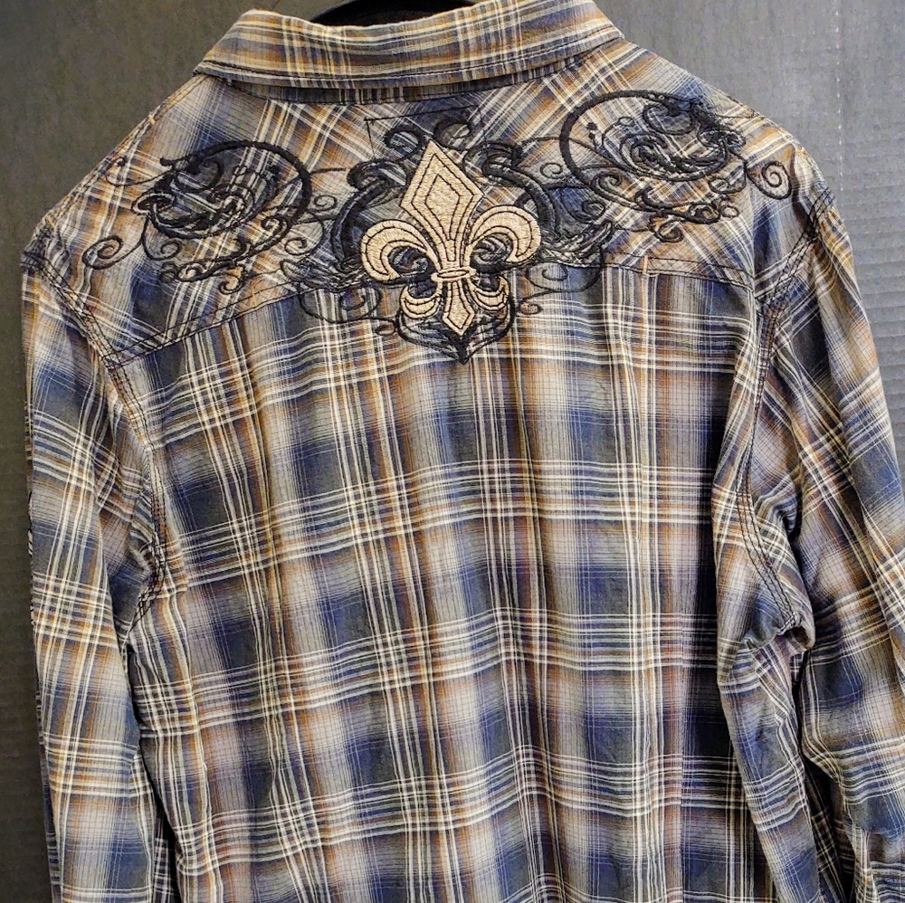 Buckle Button Down - Picture 5 of 6